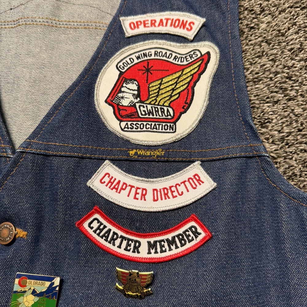 Vintage 70s Custom Denim Wrangler Biker Vest L Patches Pins GWRRA Made In USA - Picture 2 of 6